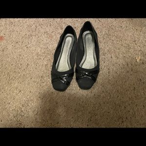 Women’s black dress shoes